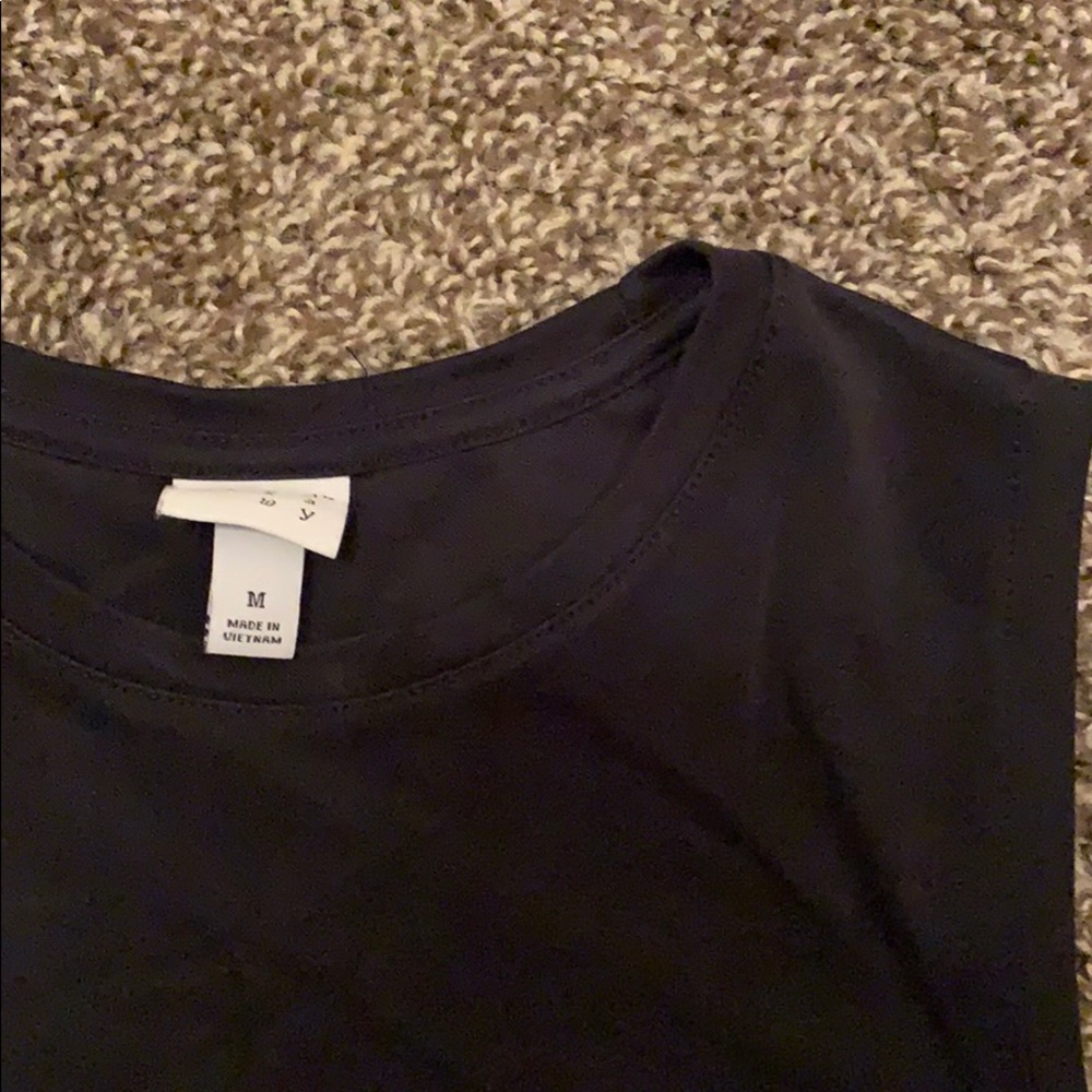 Like New Black Tank - Picture 2 of 3